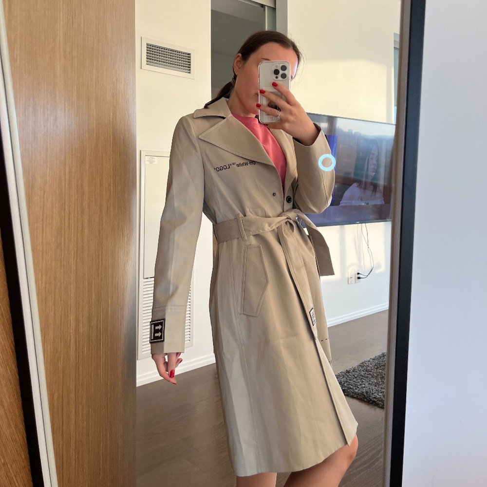 Off-white coat/trench